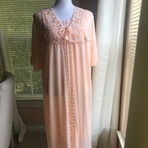 NWT T.C. FASHION PEACH GOWN AND ROBE